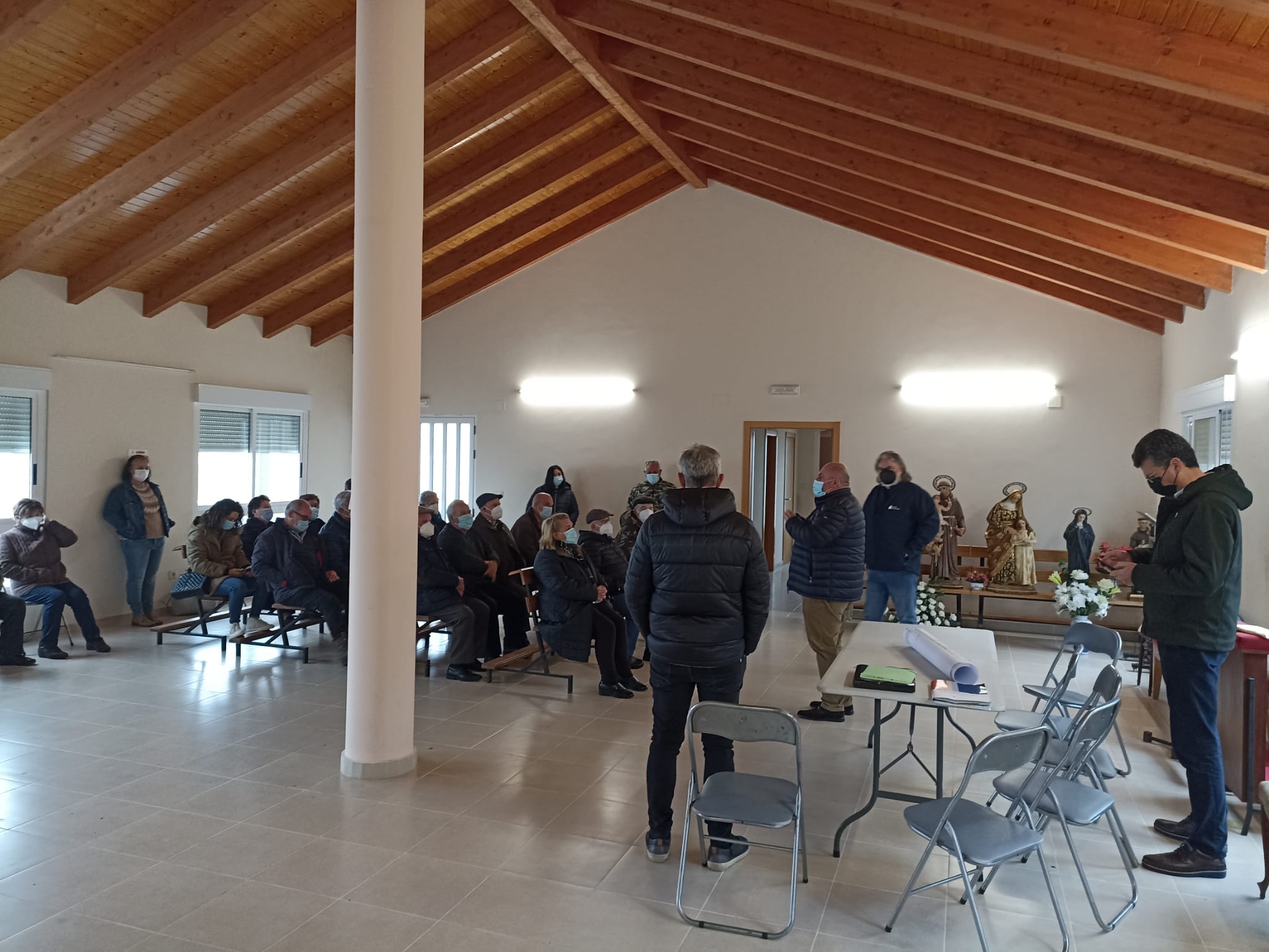 A Xunta informa aos veciños de Avión das vantaxes de implementar unha aldea modelo de máis de 15 hectáreas na parroquia de Cortegazas