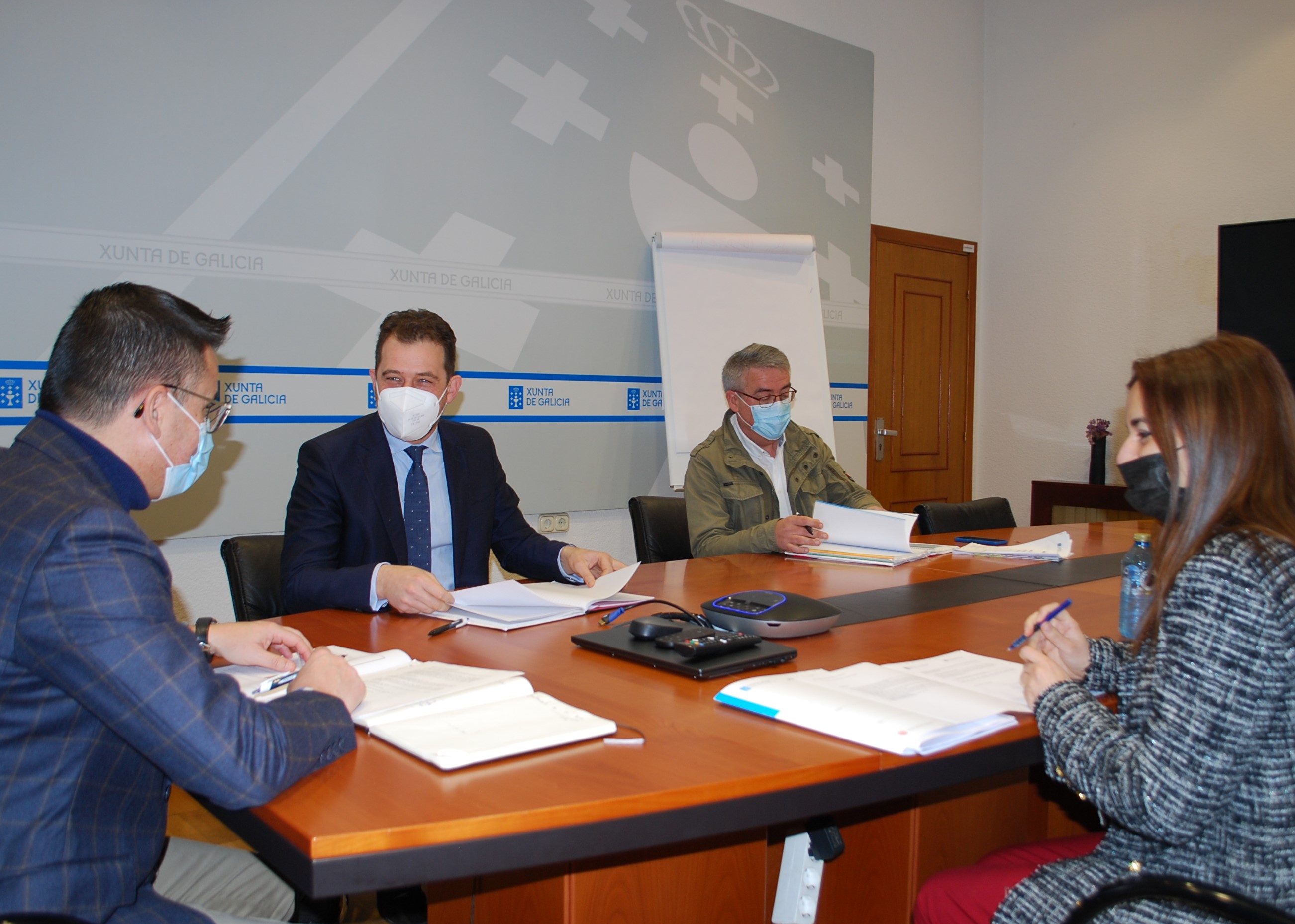 A Xunta e o concello da Rúa avalían a posibilidade de crear un polígono agroforestal de viñedo da Denominación de Orixe Valdeorras neste municipio