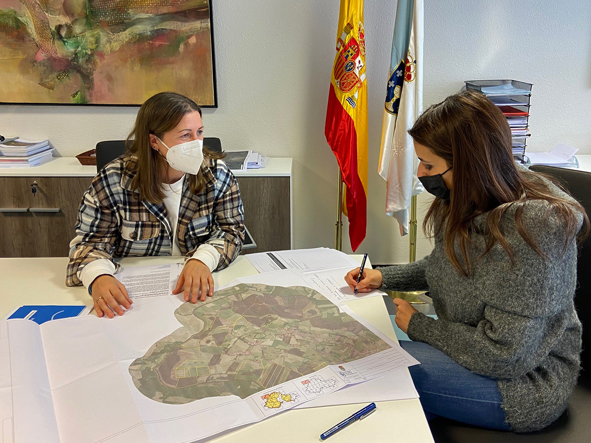 A directora xeral da Axencia Galega de Desenvolvemento Rural reuniuse coa alcaldesa de Boimorto