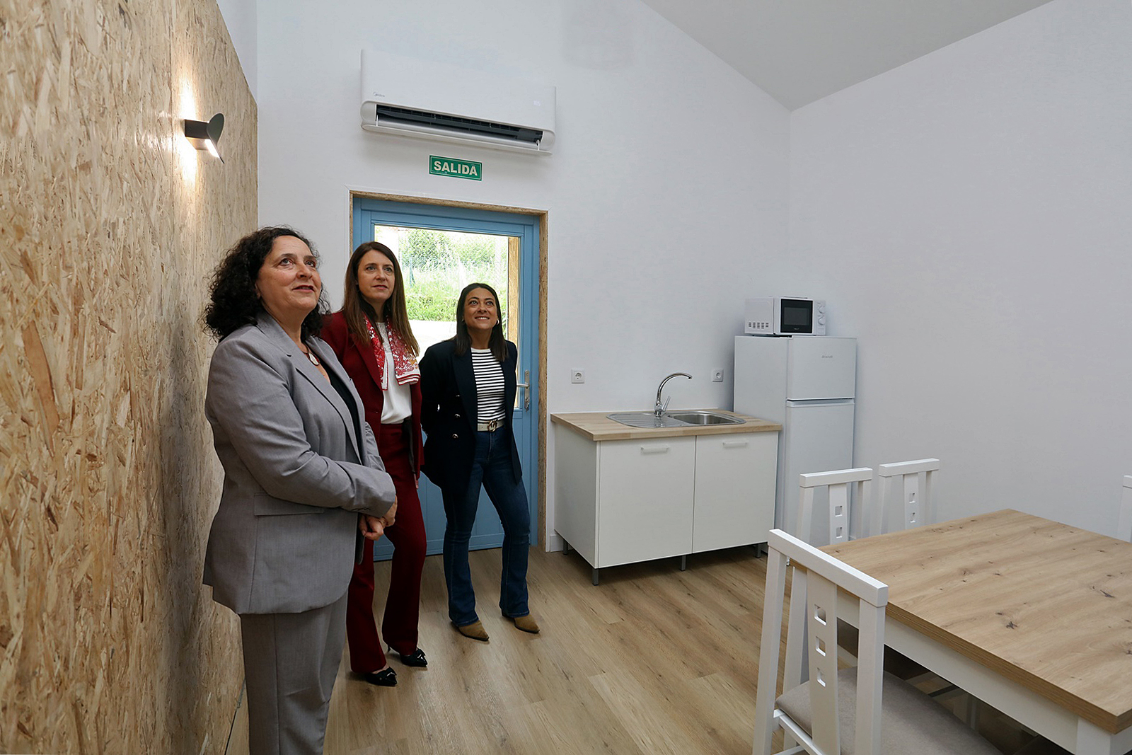 construción dun albergue de peregrinos en Noia