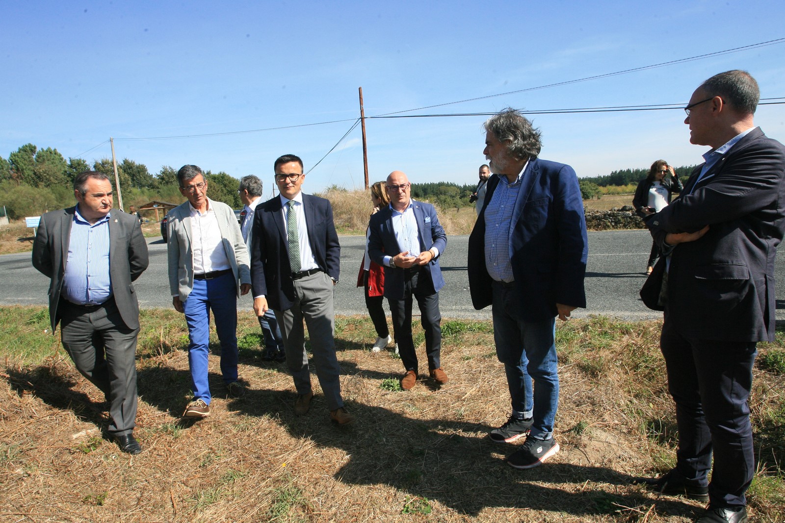 El conselleiro de Medio Rural, José González, destacó hoy la importancia de los proyectos de movilización de tierras agrarias impulsados por la Xunta en diferentes puntos de Galicia