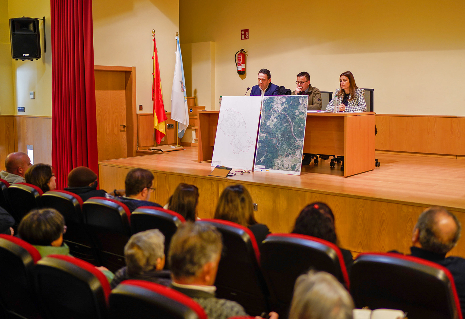 La Xunta inicia los trabajos de desbroce y puesta a punto del nuevo polígono agroforestal de Mandelos, en el ayuntamiento de Crecente